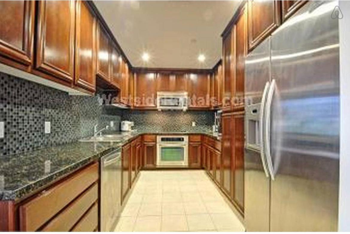 Homestay Cozy Private And Bathroom In Prime Location With Rooftop Views 30 Day Or *