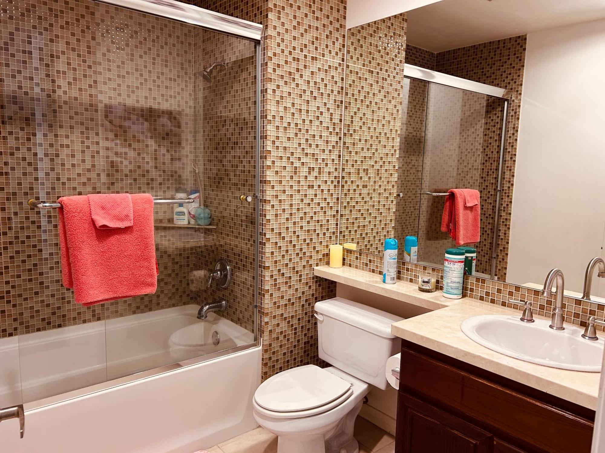 Homestay Cozy Private And Bathroom In Prime Location With Rooftop Views 30 Day Or *