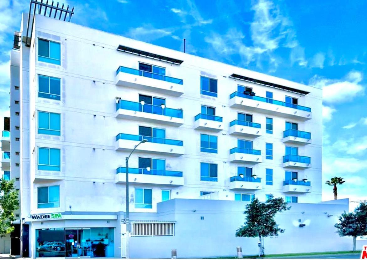 Cozy Private And Bathroom In Prime Location With Rooftop Views 30 Day Or Los Angeles